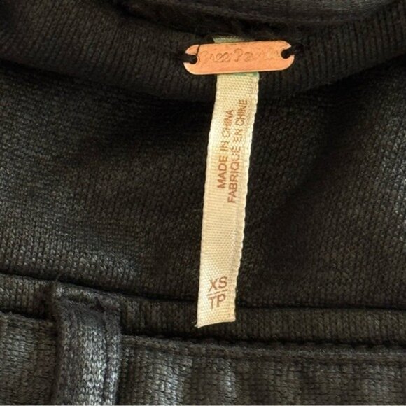 Free People black Vegan Leather Sherpa Collar MotoJacket size XSmall - Picture 7 of 10